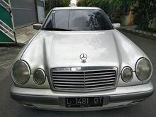 1997 Mercedes-Benz E230 2.3 W210 Sedan