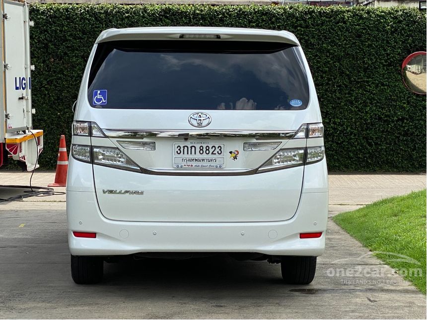 Toyota vellfire 2013