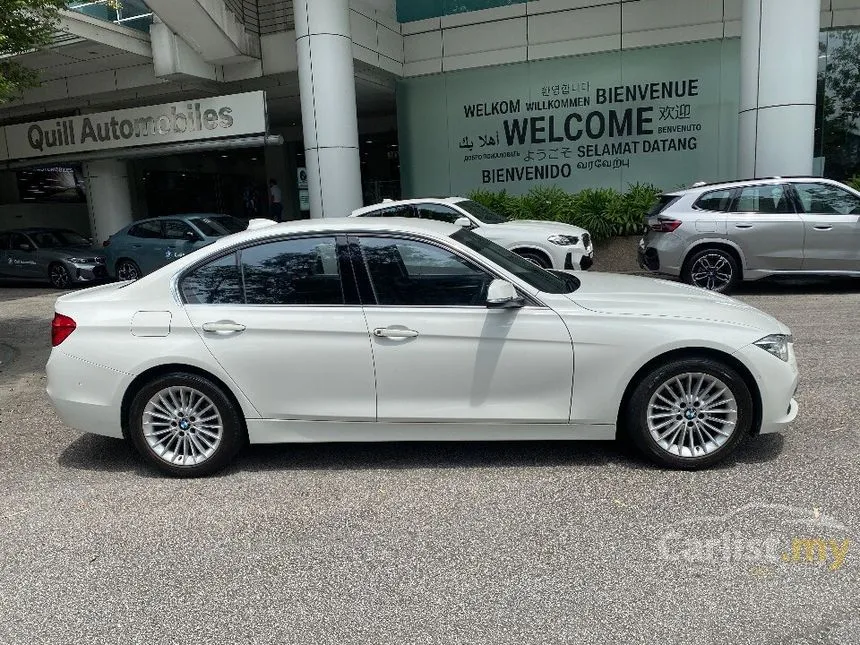 2019 BMW 318i Luxury Sedan