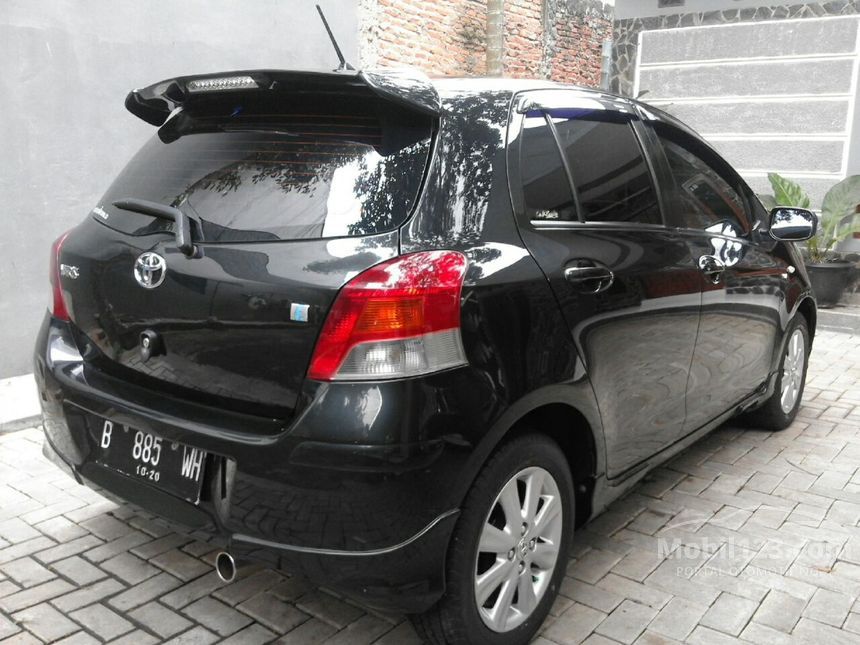 2011 Toyota Yaris E Hatchback