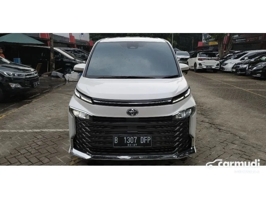 Jual Mobil Toyota Voxy 2022 2.0 di DKI Jakarta Automatic Wagon Putih Rp 500.000.000