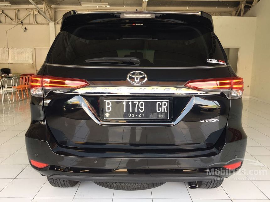 Jual Mobil  Toyota  Fortuner 2019 VRZ 2 4 di Jawa Barat 