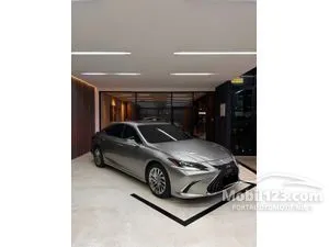 2023 Lexus ES 300h 2.5 Ultra Luxury Sedan