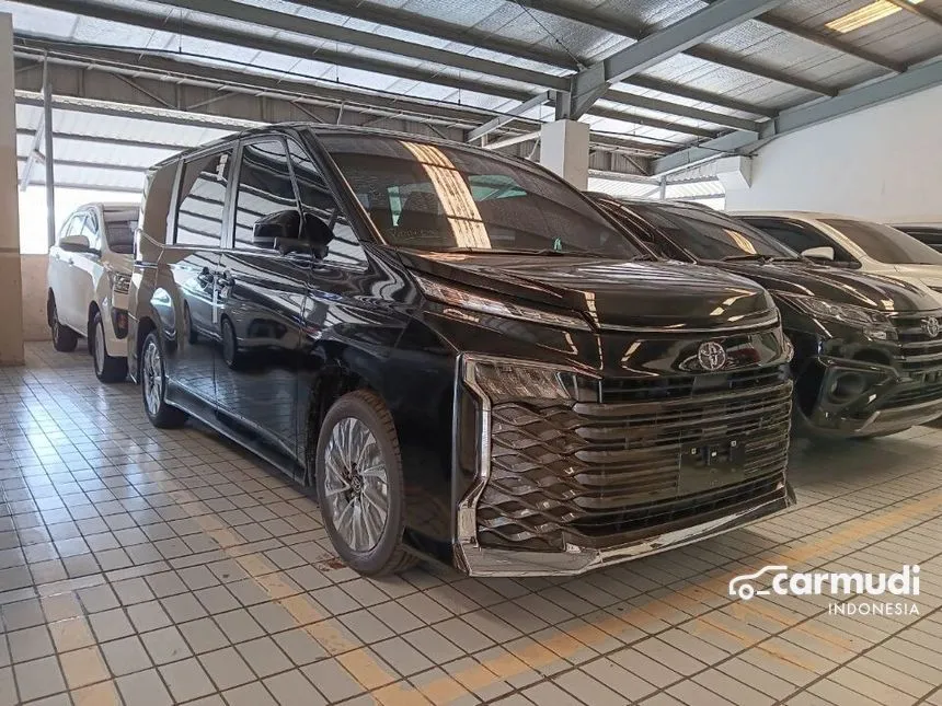 Jual Mobil Toyota Voxy 2024 2.0 di Jawa Barat Automatic Van Wagon Hitam Rp 598.000.000