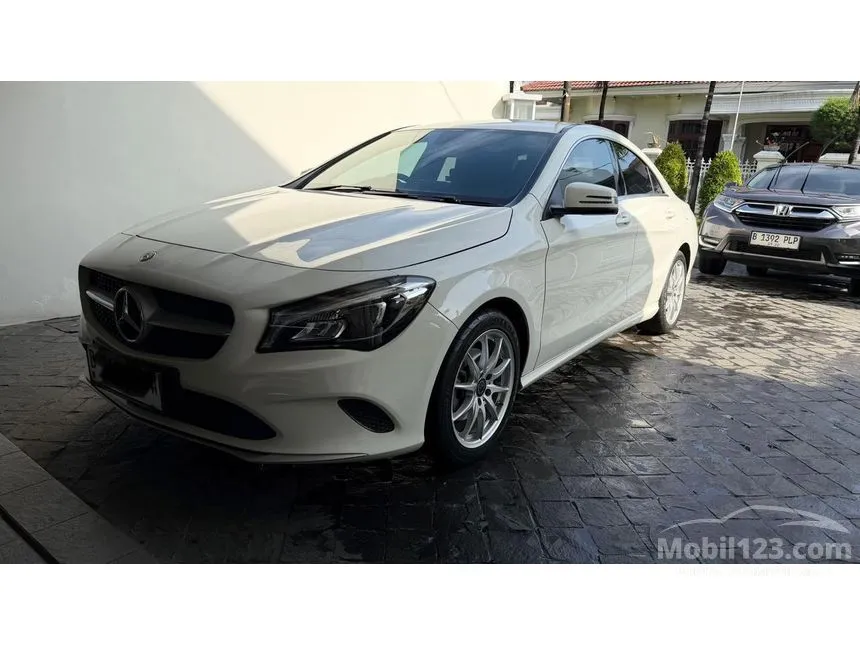 2016 Mercedes-Benz CLA200 Urban Coupe