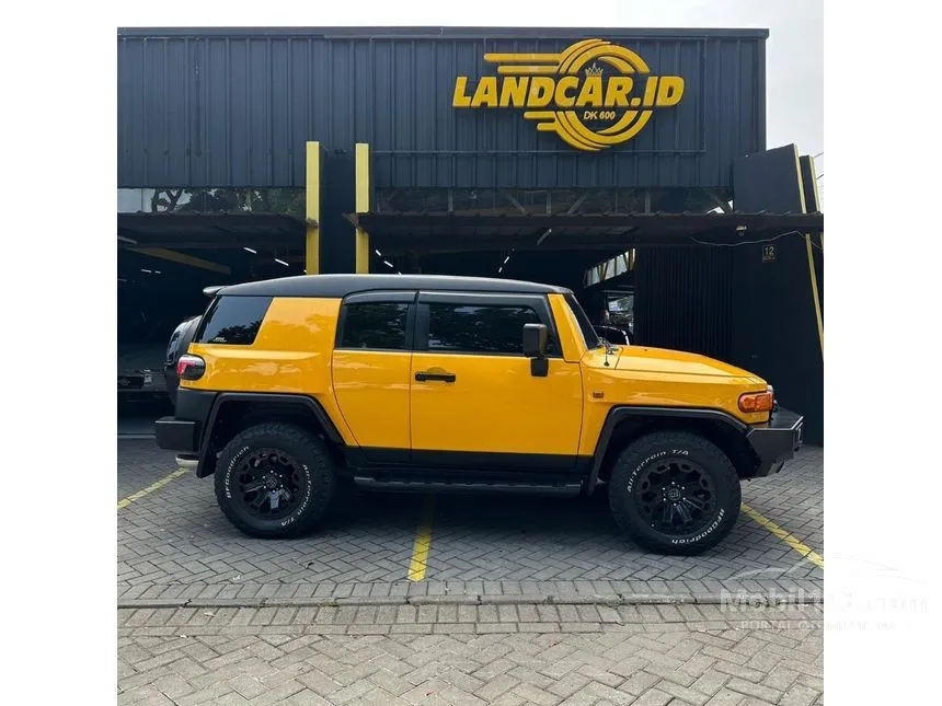 2017 Toyota FJ Cruiser SUV