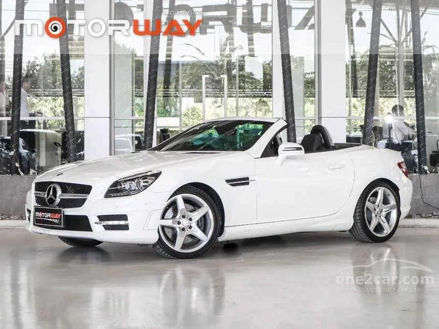 2014 Mercedes-Benz SLK200 AMG Dynamic BlueEFFICIENCY Convertible