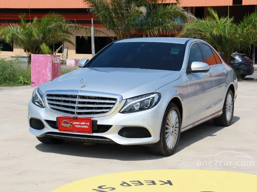 2015 Mercedes-Benz C180 Sedan