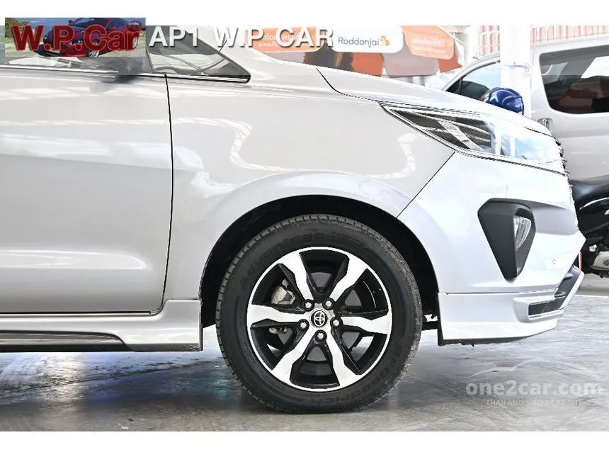 2023 Toyota INNOVA Crysta Premium Wagon
