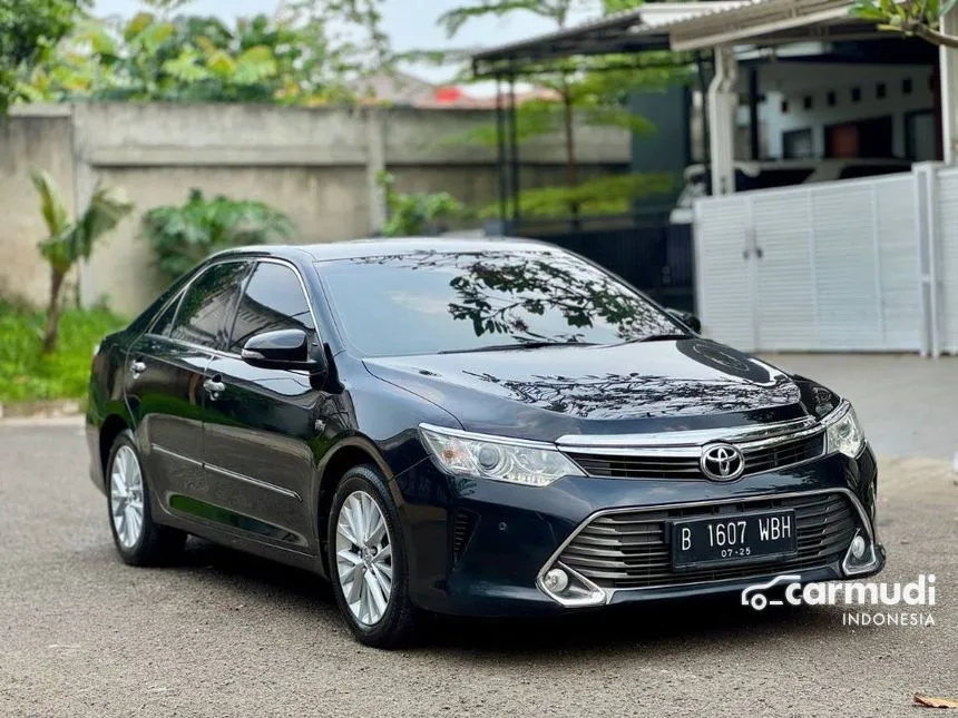 2016 Toyota Camry V Sedan