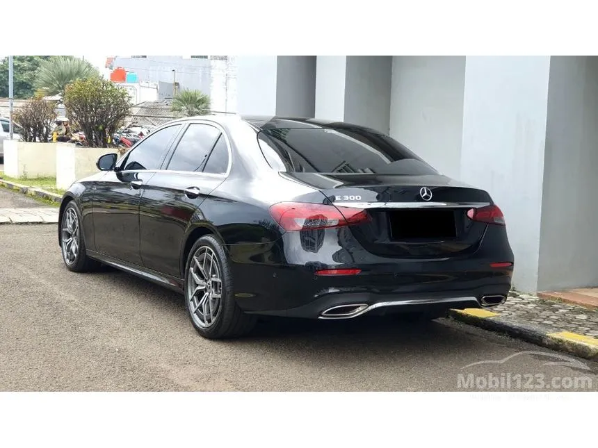 2022 Mercedes-Benz E300 AMG Line Sedan