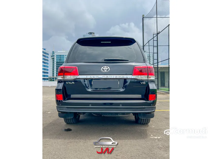 2019 Toyota Land Cruiser 200 VX-R SUV