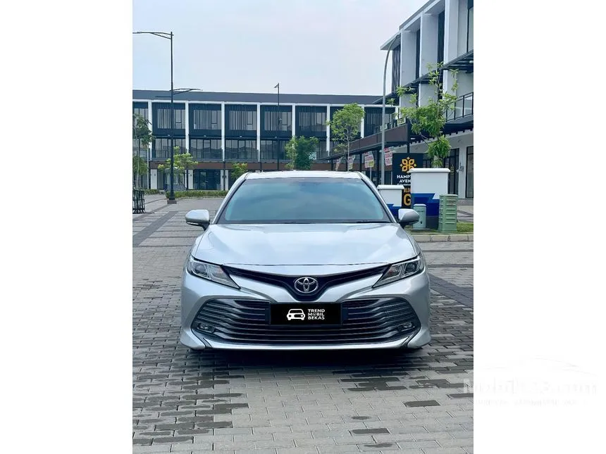 2019 Toyota Camry V Sedan