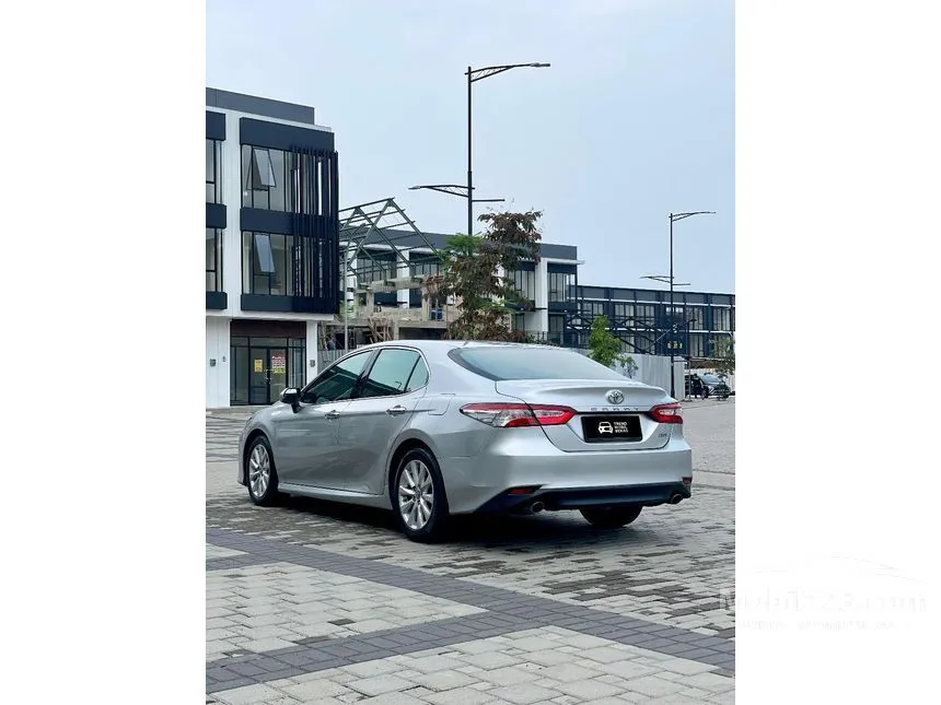 2019 Toyota Camry V Sedan
