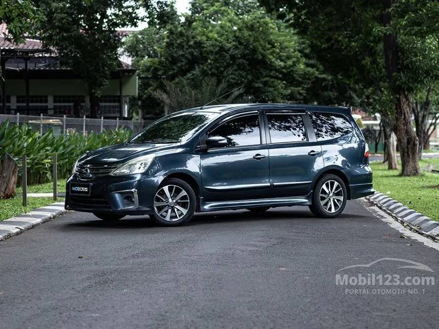 Jual Mobil Nissan Grand Livina 2014 Highway Star 1.5 di Jawa Barat Automatic MPV Biru Rp 107.000.000