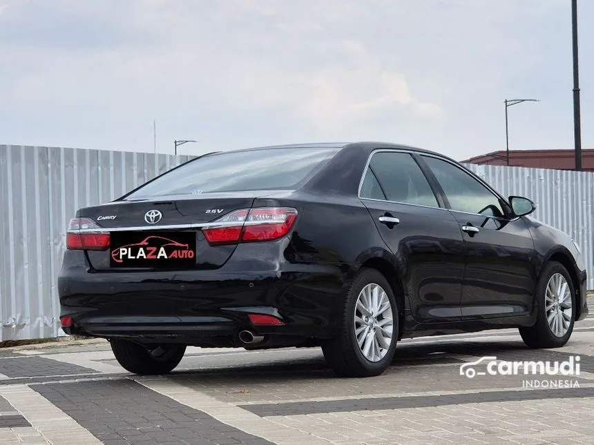 2017 Toyota Camry V Sedan