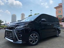 2018 Toyota Voxy 2.0 R80 Wagon AT Black On Black Harga Miring TDP100JT