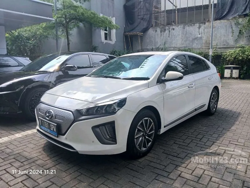 Jual Mobil Hyundai IONIQ 2021 Electric Signature di DKI Jakarta Automatic Fastback Putih Rp 339.000.000