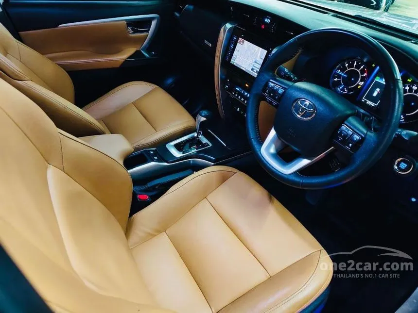 2016 Toyota FORTUNER V SUV