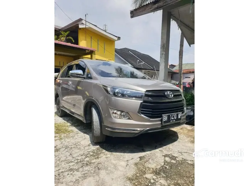 Jual Mobil Toyota Innova Venturer 2018 2.4 di Riau Manual Wagon Abu