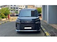 2022 Toyota Voxy 2.0 (Non Premium Color) MPV hitam km 32 ribuan