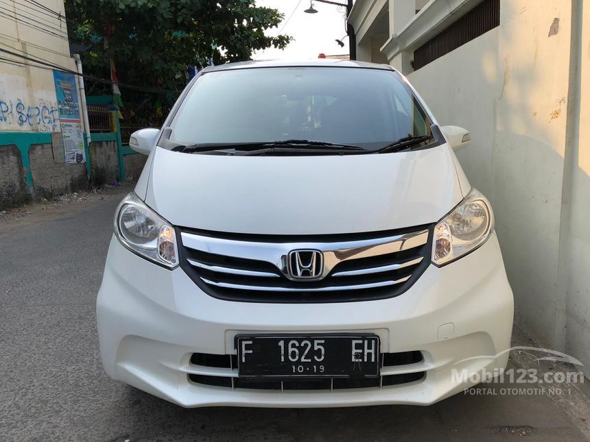 Jual Mobil  Honda  Freed  2014 E 1 5 di Jawa Barat Automatic 