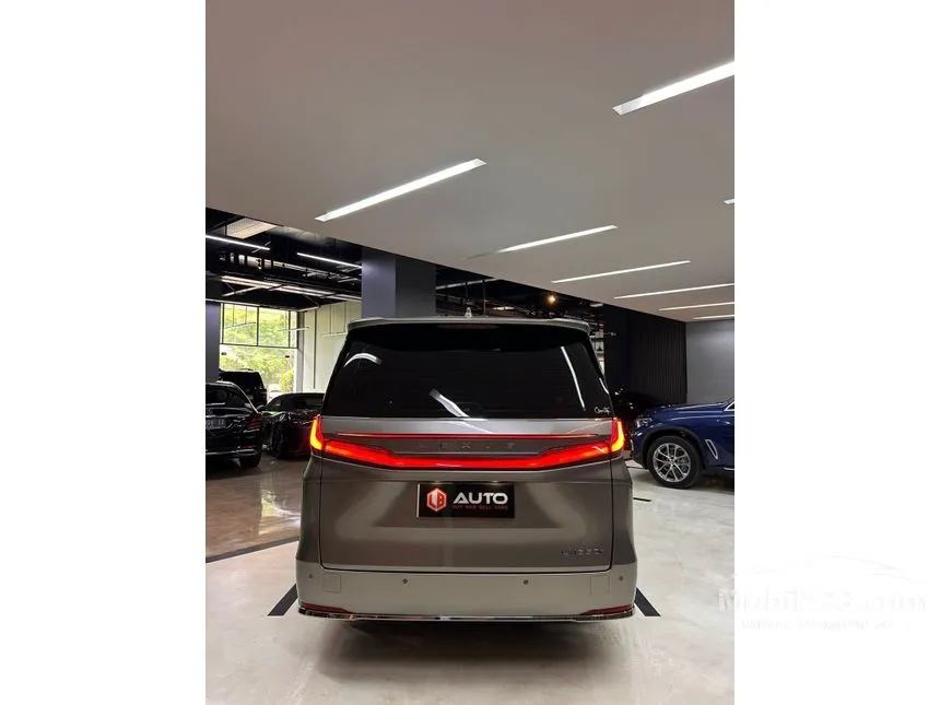 2024 Lexus LM 350h 7 Seater MPV