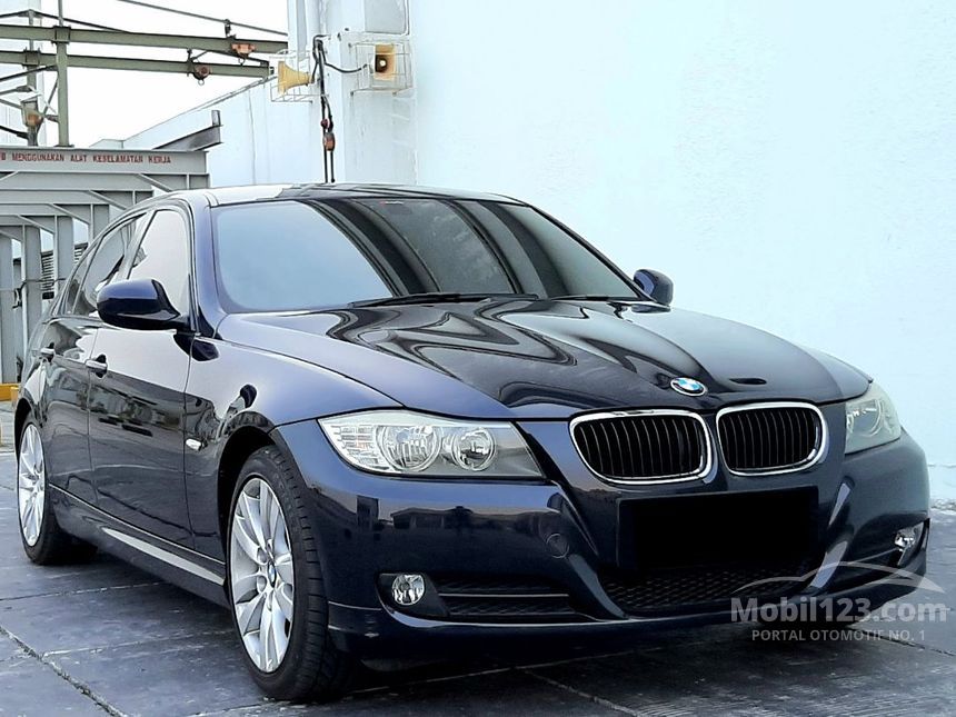  Jual  Mobil  BMW  320i 2010  E90 2 0 di DKI Jakarta Automatic 