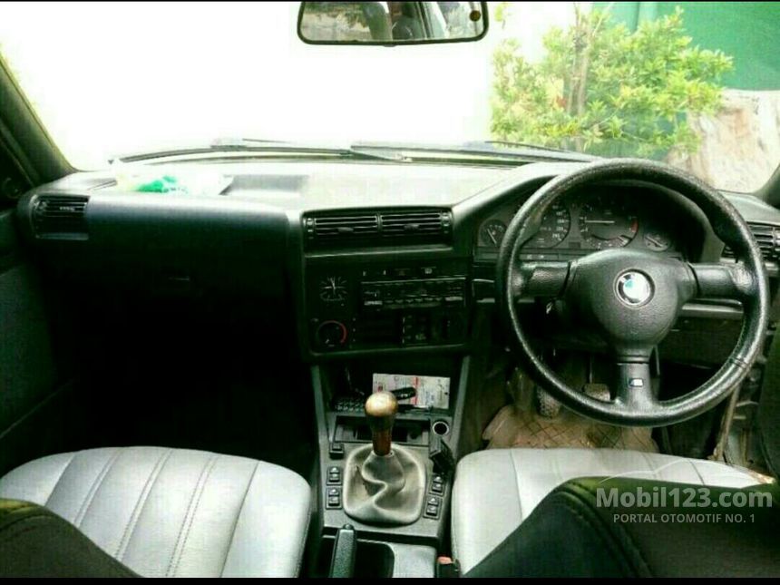 1991 BMW 318i 1.8 Manual Sedan