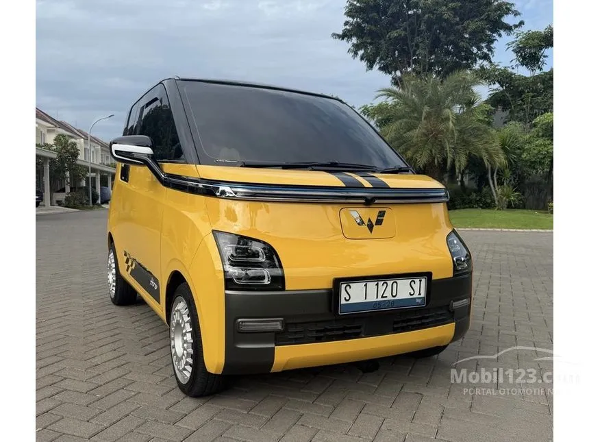 2022 Wuling Air EV Long Range + Charging Pile Hatchback
