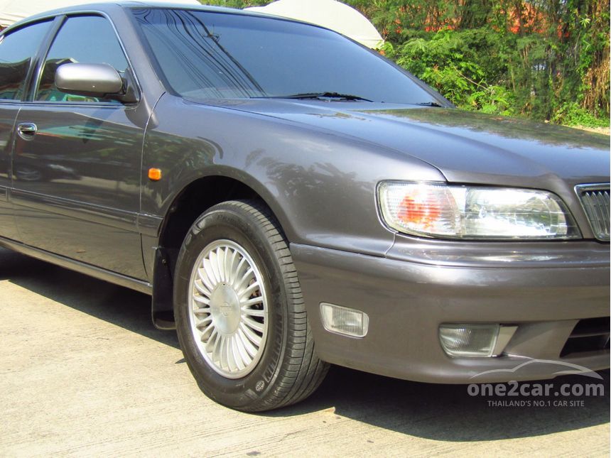 Nissan cefiro 2000