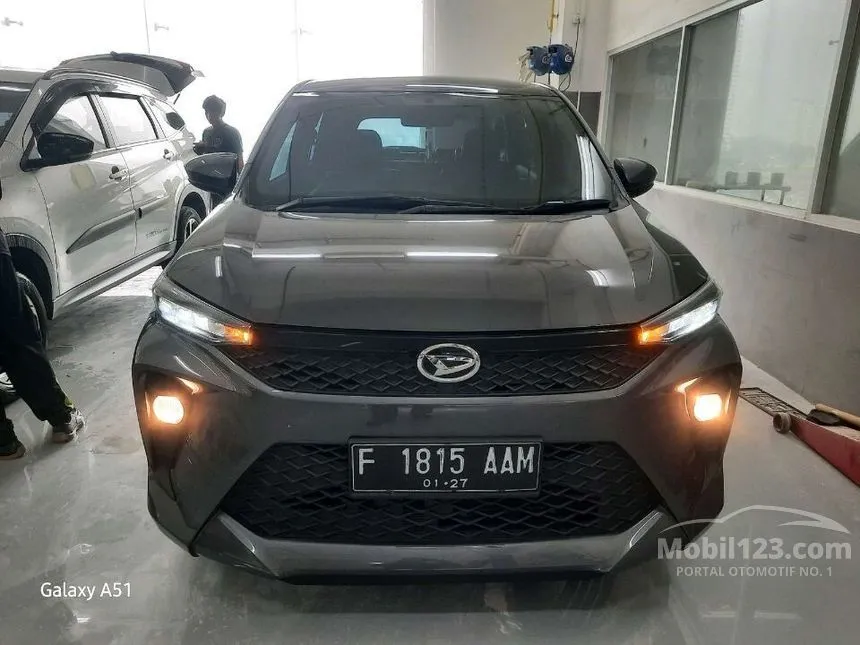 Jual Mobil Daihatsu Xenia 2021 R 1.3 di Banten Automatic MPV Abu