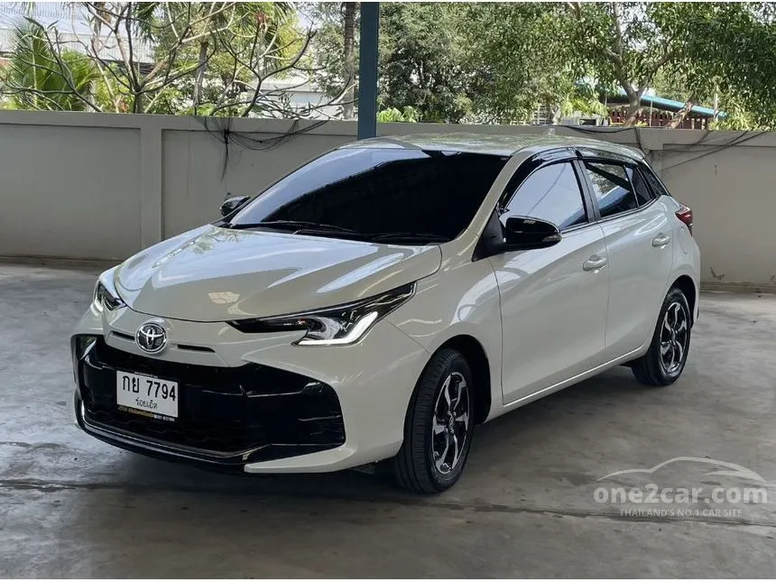 2024 Toyota YARIS Smart Hatchback