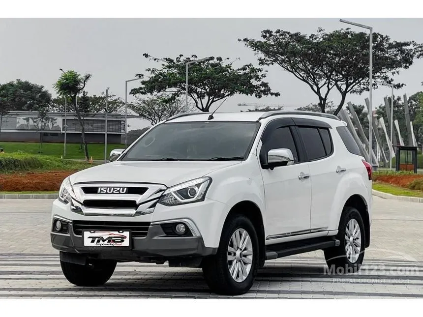 2017 Isuzu MU-X Premiere SUV