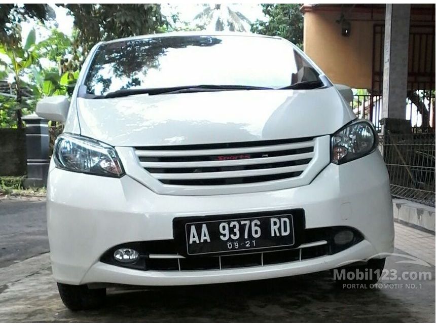 Jual Mobil  Honda  Freed  2012 1 5 1 5 di Jawa  Tengah  