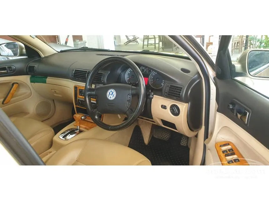 2004 Volkswagen Passat V5 Sedan