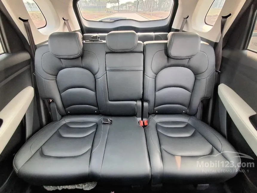 2019 Wuling Almaz Exclusive 7 Seater SUV