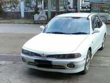 1995 Mitsubishi Galant 2.0 Sedan (produksi 1994)