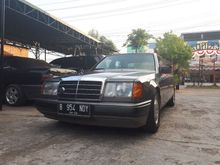 1990 Mercedes-Benz 230E 2.3 NA Sedan