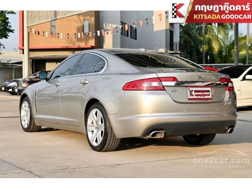 2011 Jaguar XF Premium Luxury Sedan