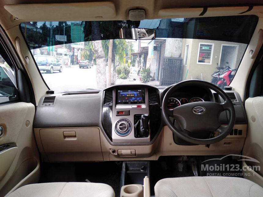 Interior Daihatsu Luxio Type X Mobil Bekas Halaman 2 Waa2