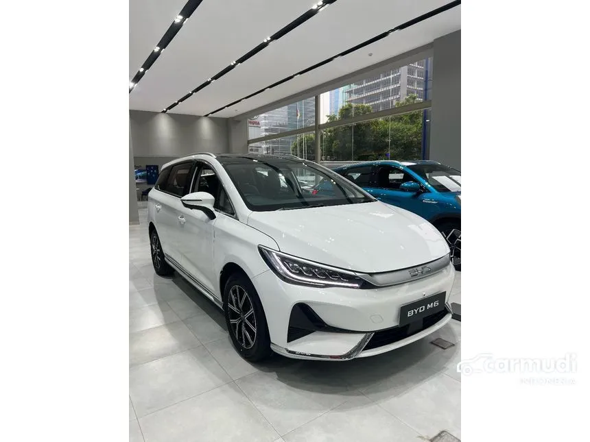 2025 BYD M6 Superior Captain 6-seater MPV