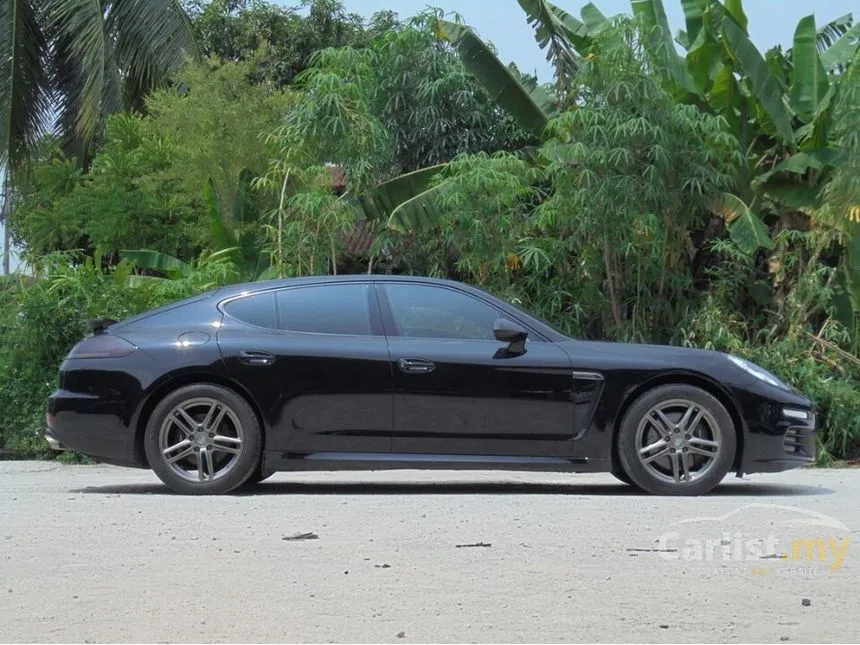 2014 Porsche Panamera 4 Hatchback