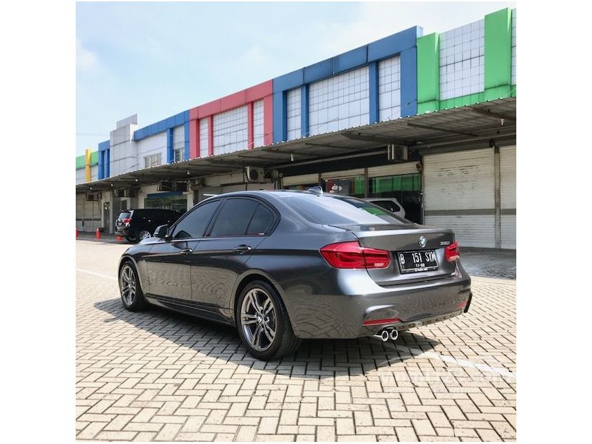 Jual Mobil  BMW  330i  2019 M  Sport  2 0 di DKI Jakarta 