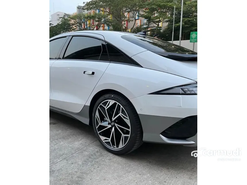 2024 Hyundai IONIQ 6 Signature Long Range Sedan