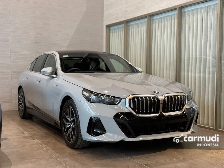 2025 BMW 520i M Sport Sedan