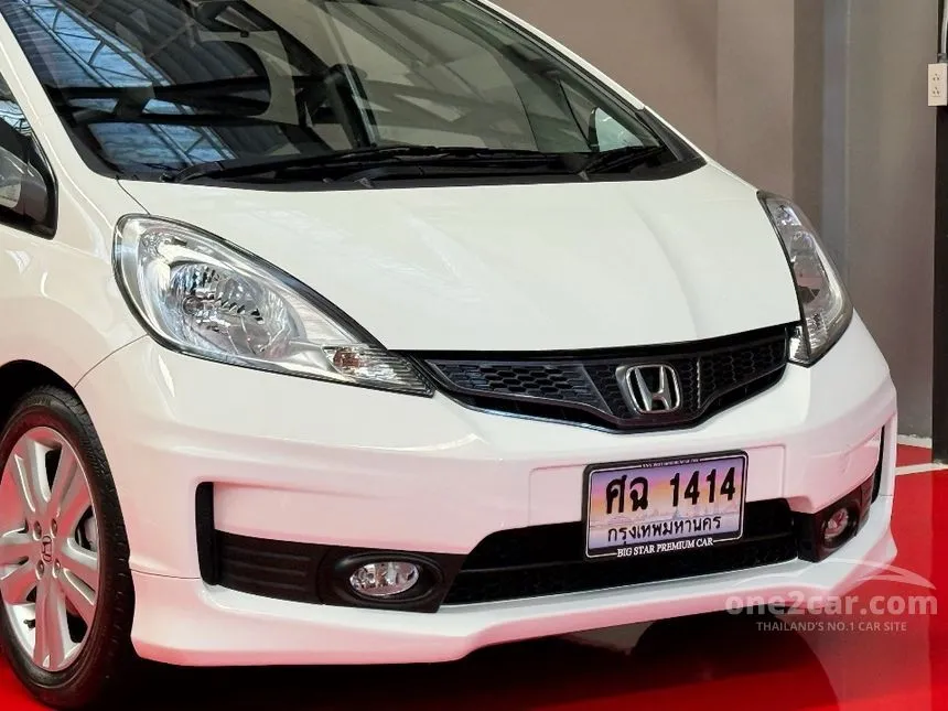 2013 Honda JAZZ SV Hatchback