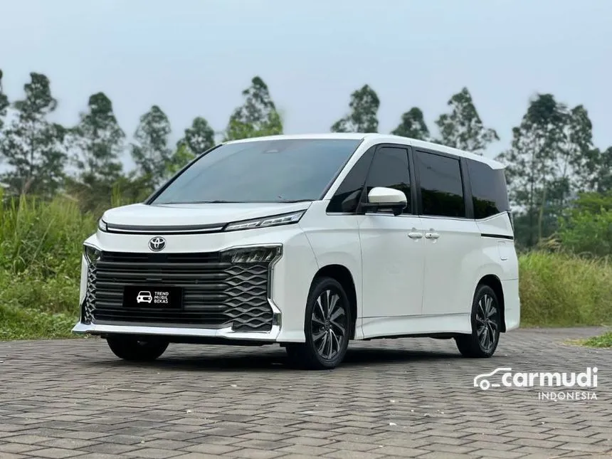 2022 Toyota Voxy MPV