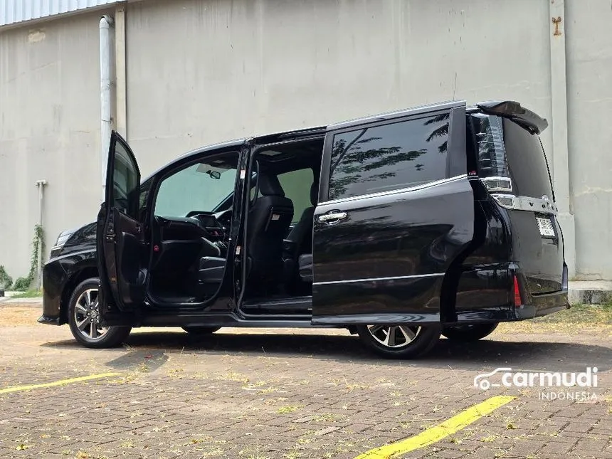 2019 Toyota Voxy MPV