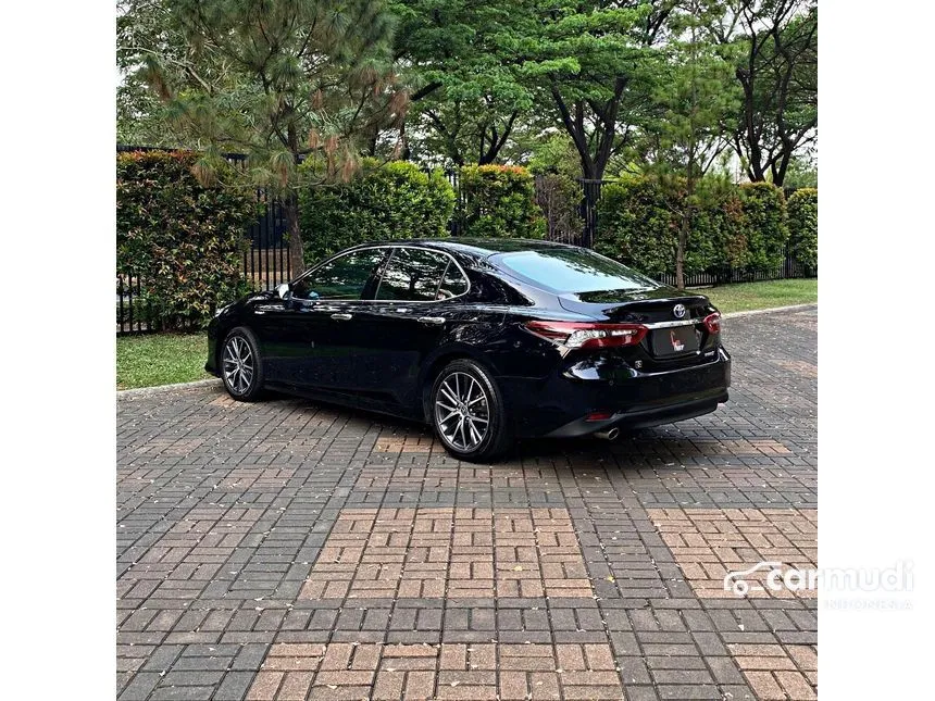 2021 Toyota Camry Hybrid Sedan